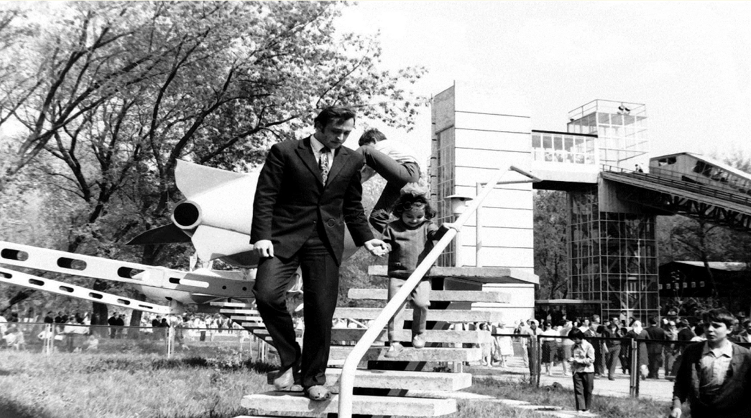 Американські гірки та атракціони. Дивіться, яким був київський Гідропарк у 80-х роках